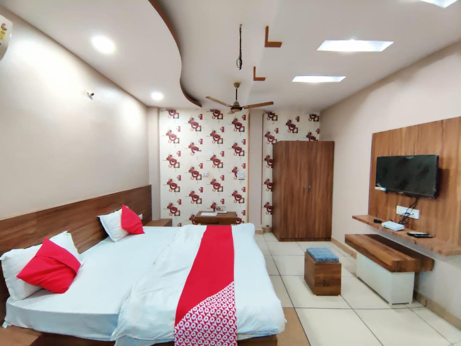 Hotel Grand Stay Bhopal Buitenkant foto